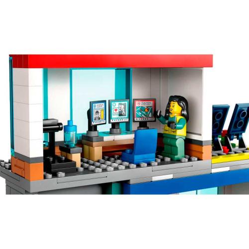 Конструктор Lego City 60371 Штаб аварийных транспортных средств фото 9